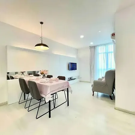 Straits Garden Suites Penang Jelutong Exterior photo