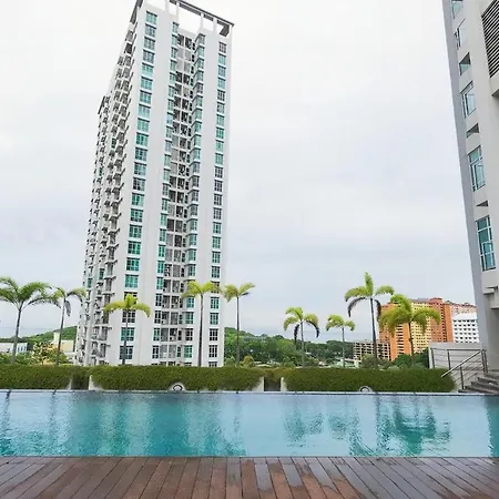 Straits Garden Suites Penang Jelutong Exterior photo