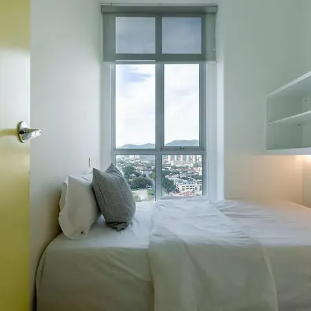 Straits Garden Suites Penang Jelutong Exterior photo
