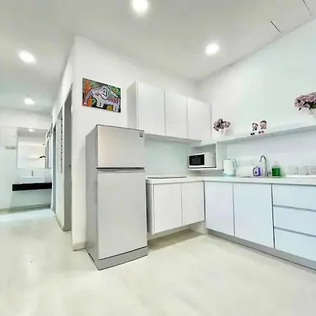 Straits Garden Suites Penang Jelutong Exterior photo