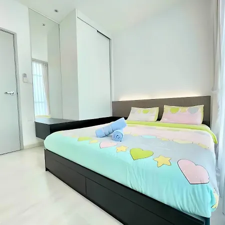 Straits Garden Suites Penang Jelutong Exterior photo