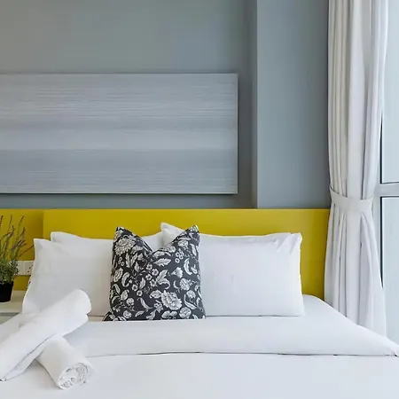 Straits Garden Suites Penang Jelutong Exterior photo